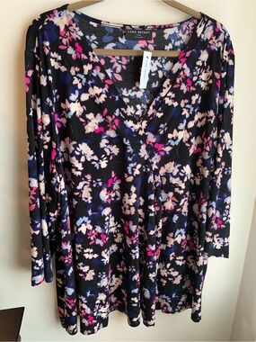 NWT- LANE BRYANT PLUS SIZE 26/28 FLORAL TOP